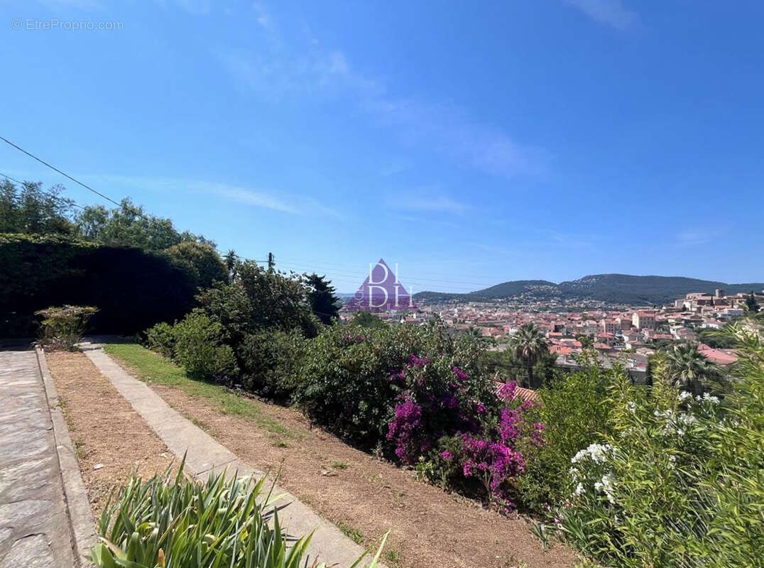 Maison à HYERES