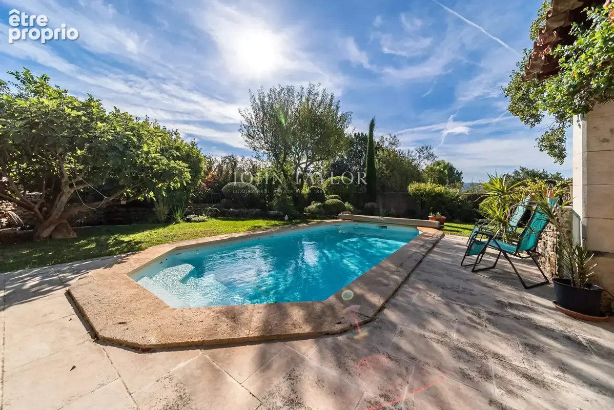 Maison à vendre à Cabrières-d'Avignon : 160 m² de charme avec piscine - photo 2