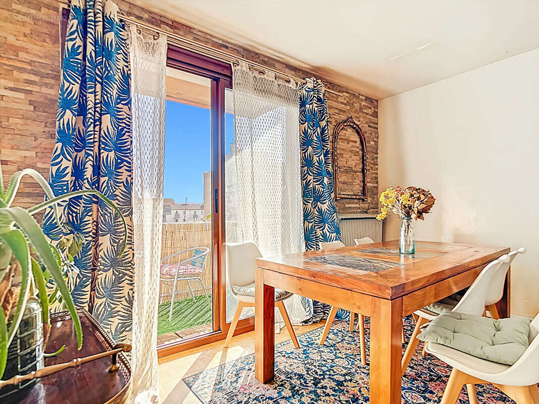 Appartement à MARSEILLE-4E