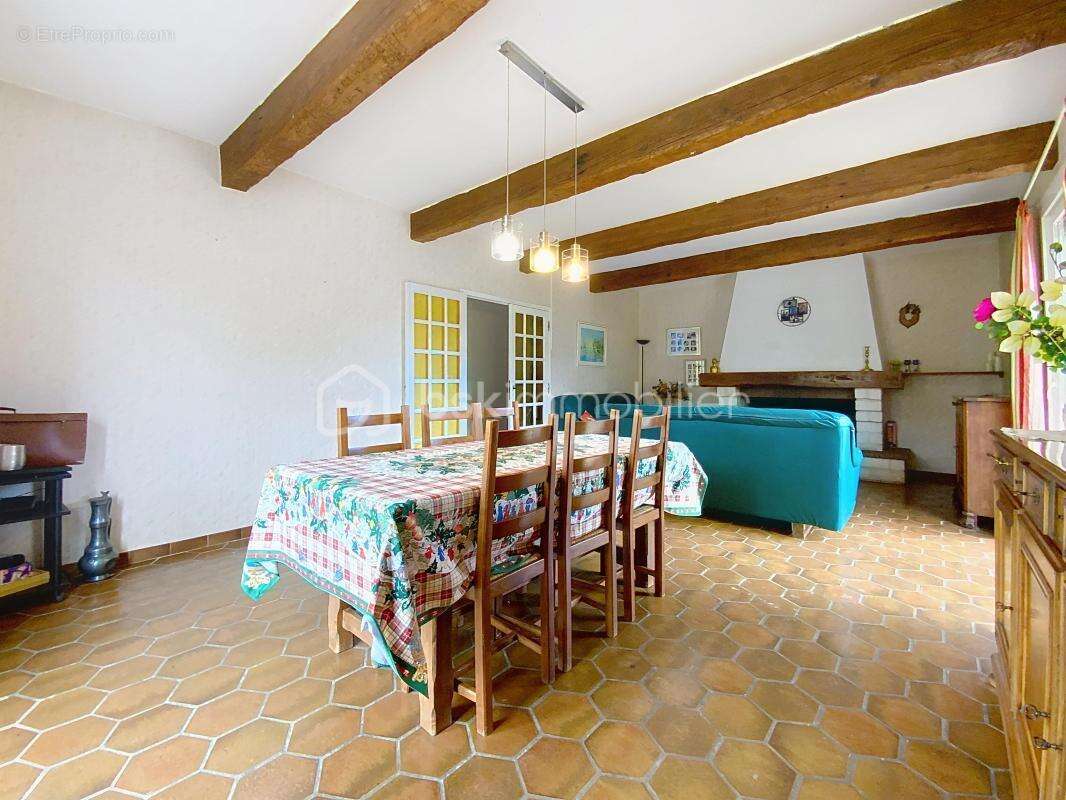 Maison à POMEROLS