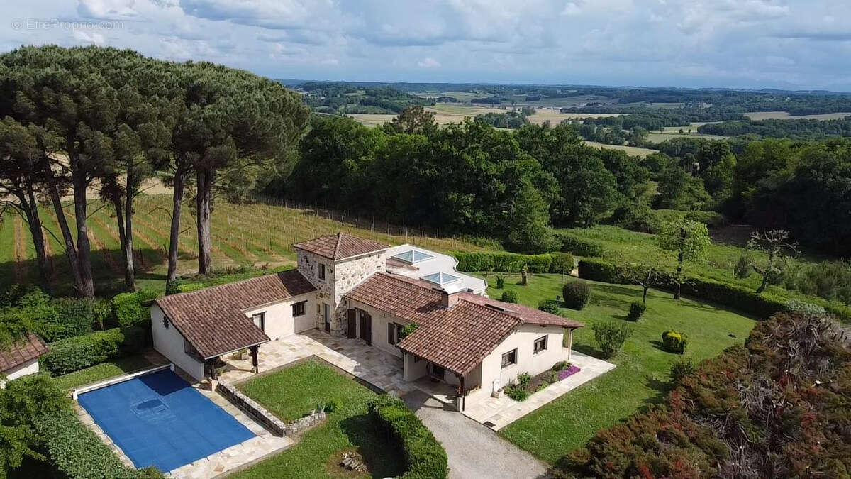 Maison à SARRAZIET