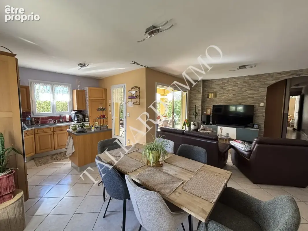 La Saulce, villa de plain-pied, T 4 + garage sur terrain 781 m2. - photo 8