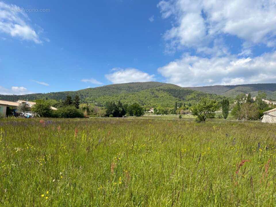 Terrain à LE POET-LAVAL