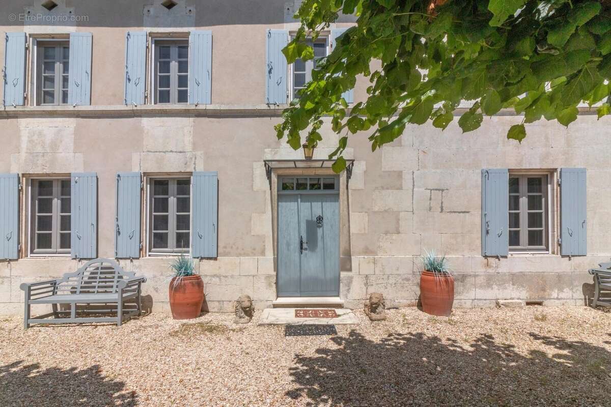 Maison à SEGONZAC