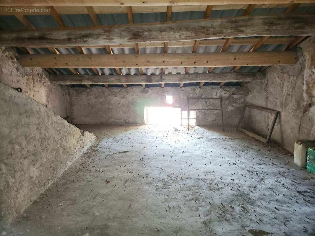 Maison à SAINTE-CECILE-LES-VIGNES