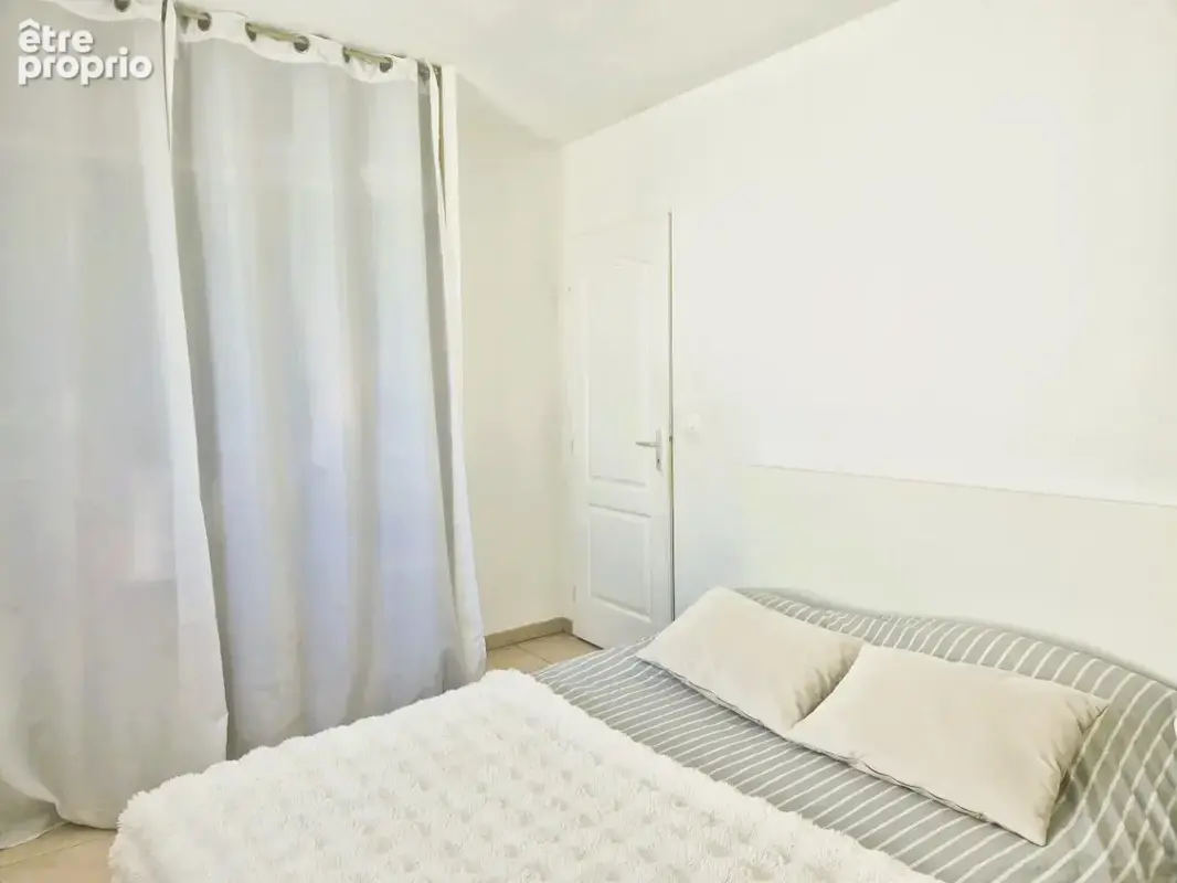 Villa de plain-pied avec garage et piscine - photo 12