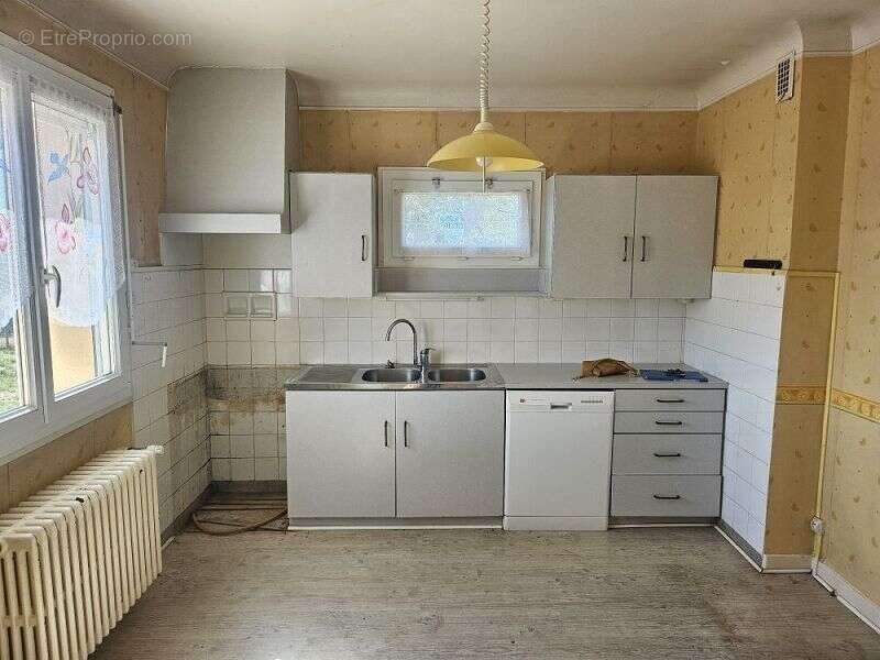 Maison 80 m² à Saint-Laurent-La-Conche  - photo 7