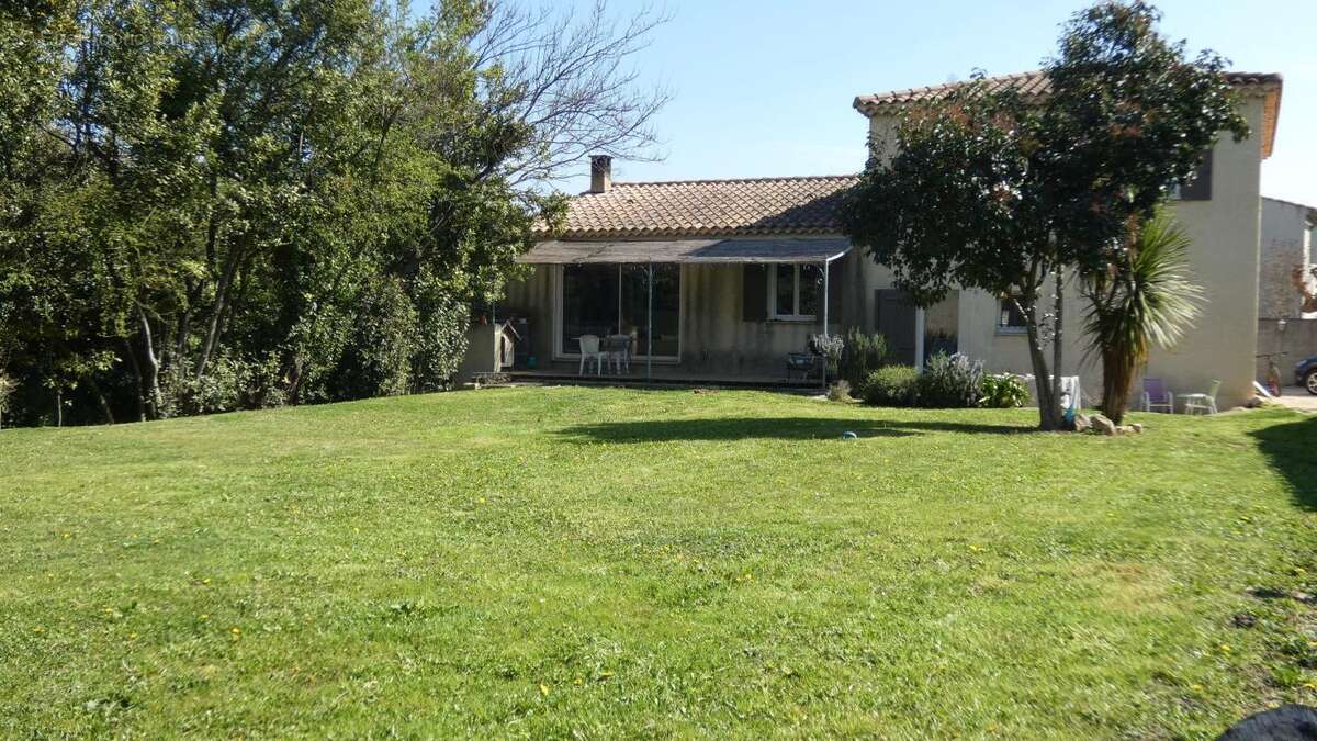 Maison à EYRAGUES