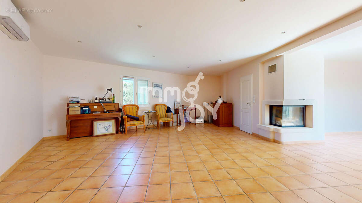 Ouveillan - villa de 169m2 - piscine - terrain de 1603m2 - photo 7