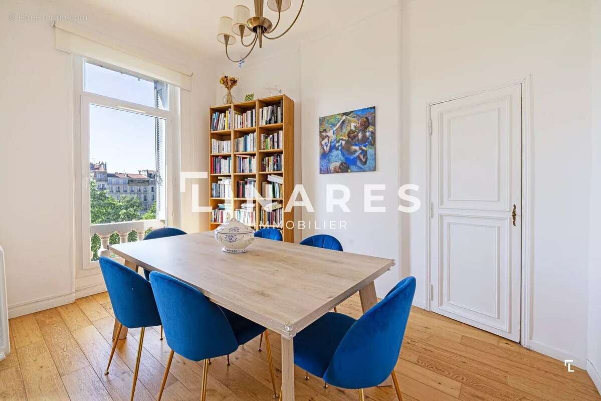 Appartement à MARSEILLE-5E