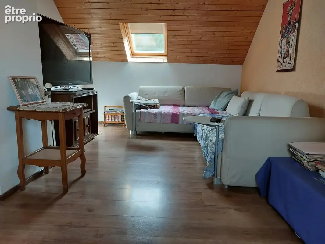 Weiler, ensemble immobilier niché dans un cadre verdoyant, à proximité de la forêt. - photo 5