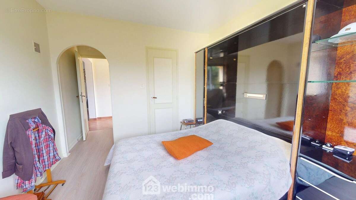 Chambre 1 avec salle d'eau privative - Maison à JARD-SUR-MER