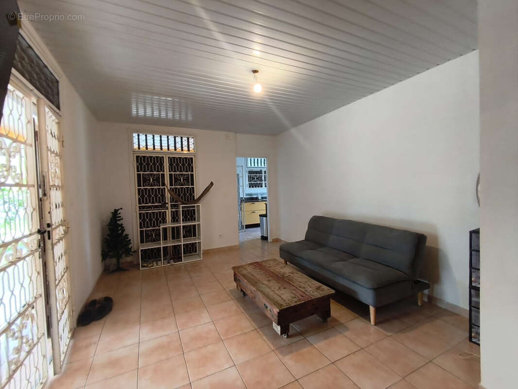 Maison à MACOURIA