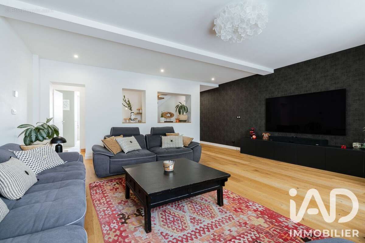 Maison 209 m² à La Rochelle  - photo 7