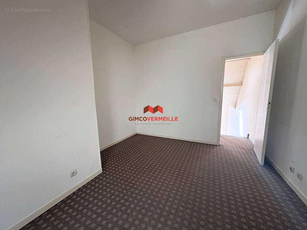 Appartement à BUC