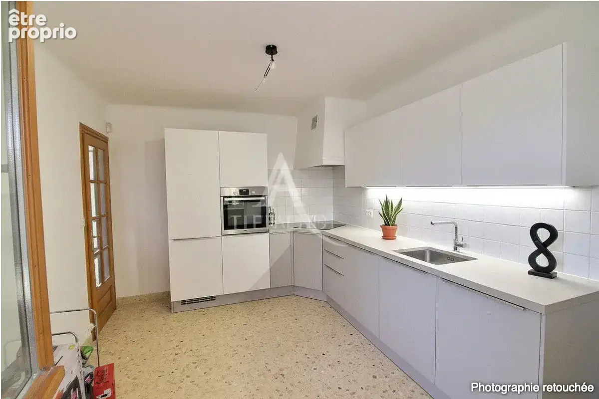 À vendre villa de type f4 d'une surface de 115 m² sur terrain 3 faces de 385 m² avec piscine et garage - photo 6