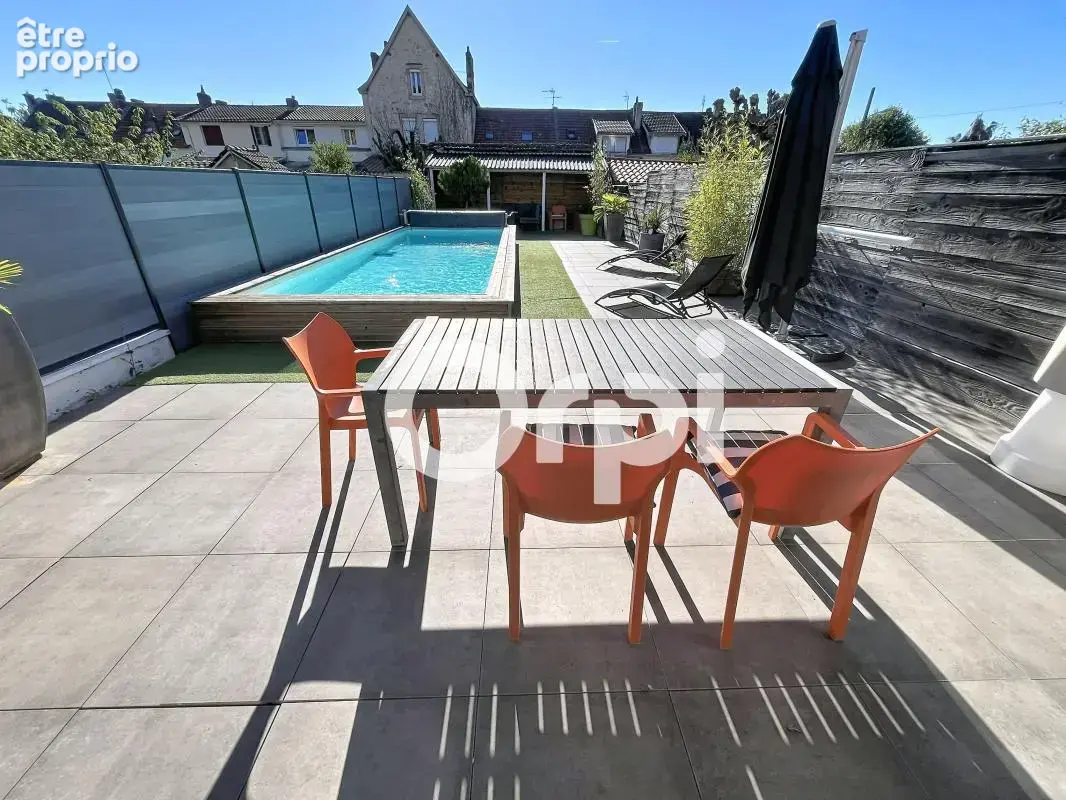 Achat maison Périgueux — Maison à vendre à Périgueux, Quartier Le Toulon : rénovée avec piscine, jardin et extension lumineuse - photo 9