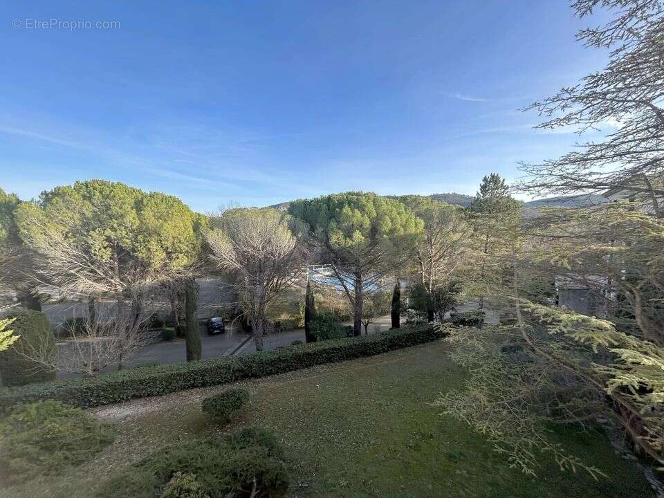 Appartement à GREOUX-LES-BAINS
