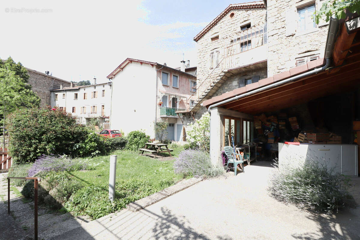 Maison à DESAIGNES