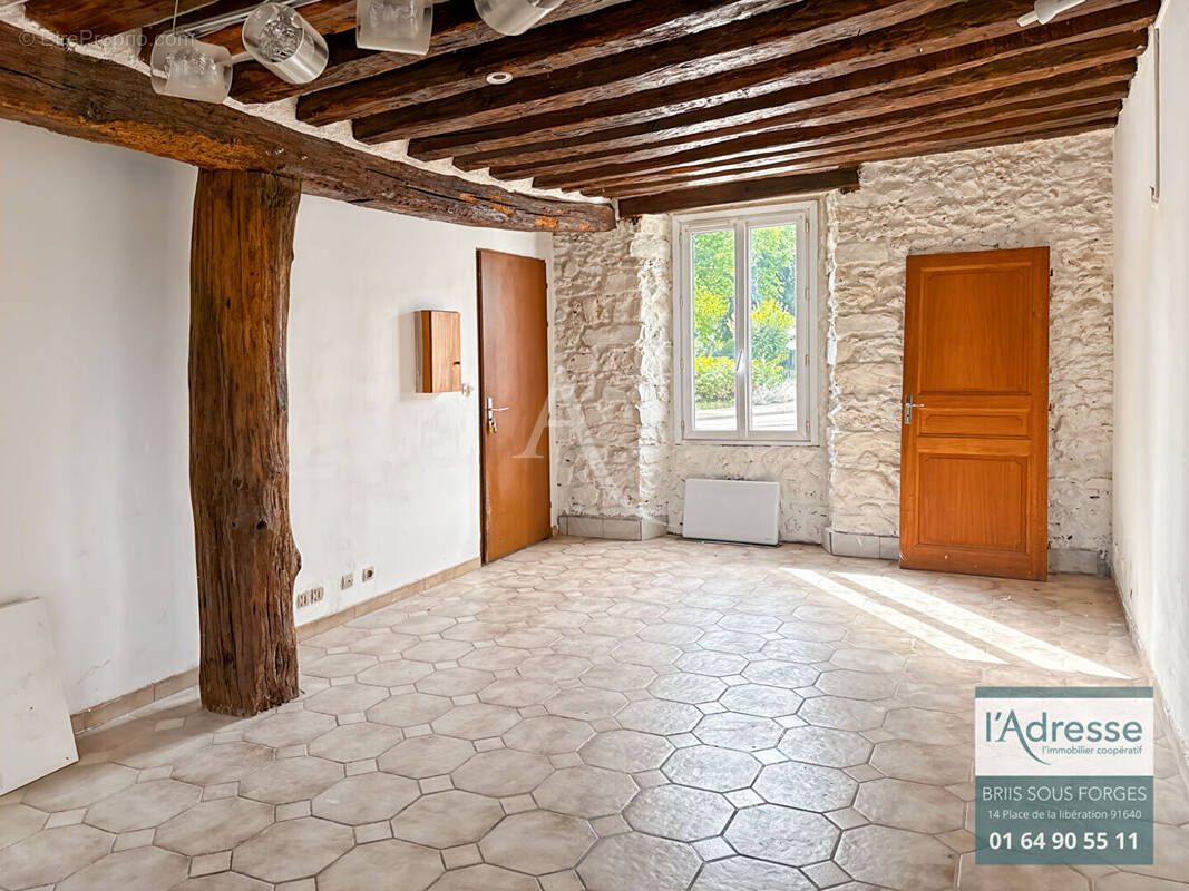 Appartement à FONTENAY-LES-BRIIS