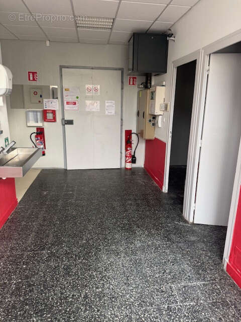 Commerce à LE CHAMBON-FEUGEROLLES