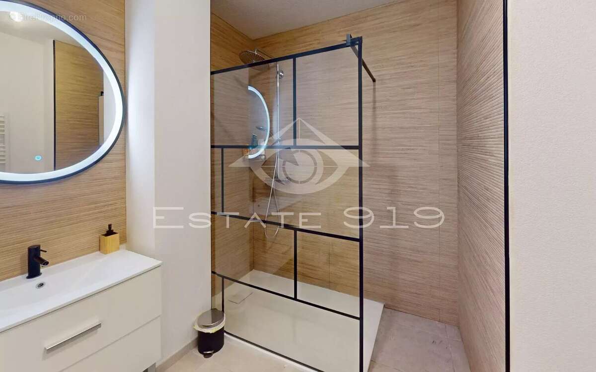 Appartement à ROQUEFORT-LES-PINS