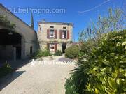 Maison à SAINT-GEORGES-DE-LONGUEPIERRE