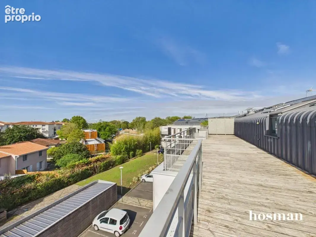 Dernier étage 4 pièces 91 m² avec terrasse panoramique de 100 m² et parking - Rue Yves Montand à Bègles - photo 18