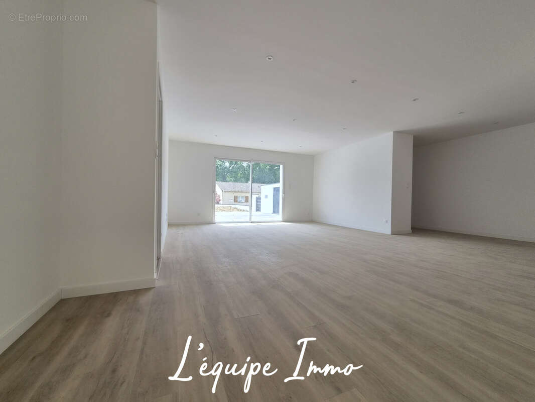 Maison à MAUVEZIN