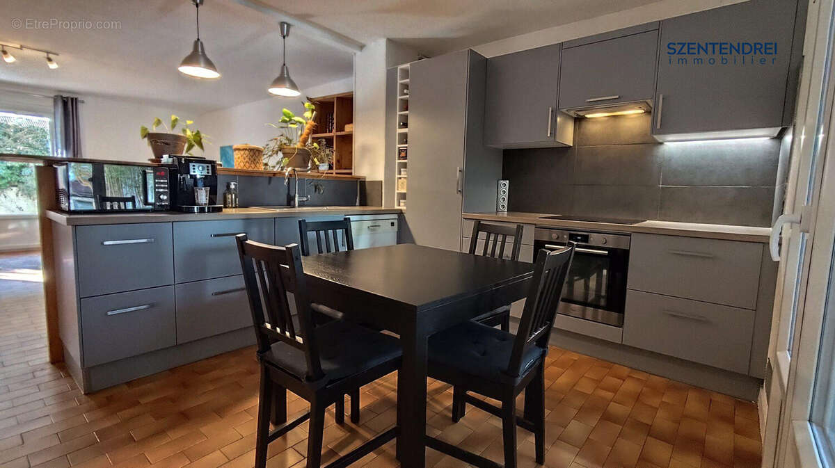 Szentendrei Immobilier - Lunel NORD - maison F6 - jardin - garage  - Maison à LUNEL