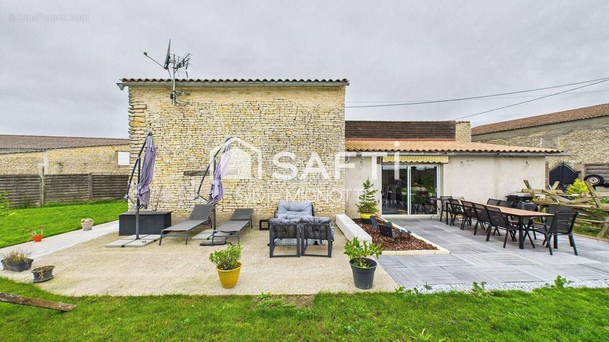 Photo 2 - Maison à BENON
