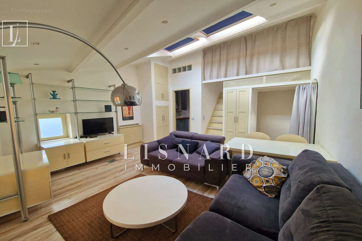 Appartement à VALLAURIS