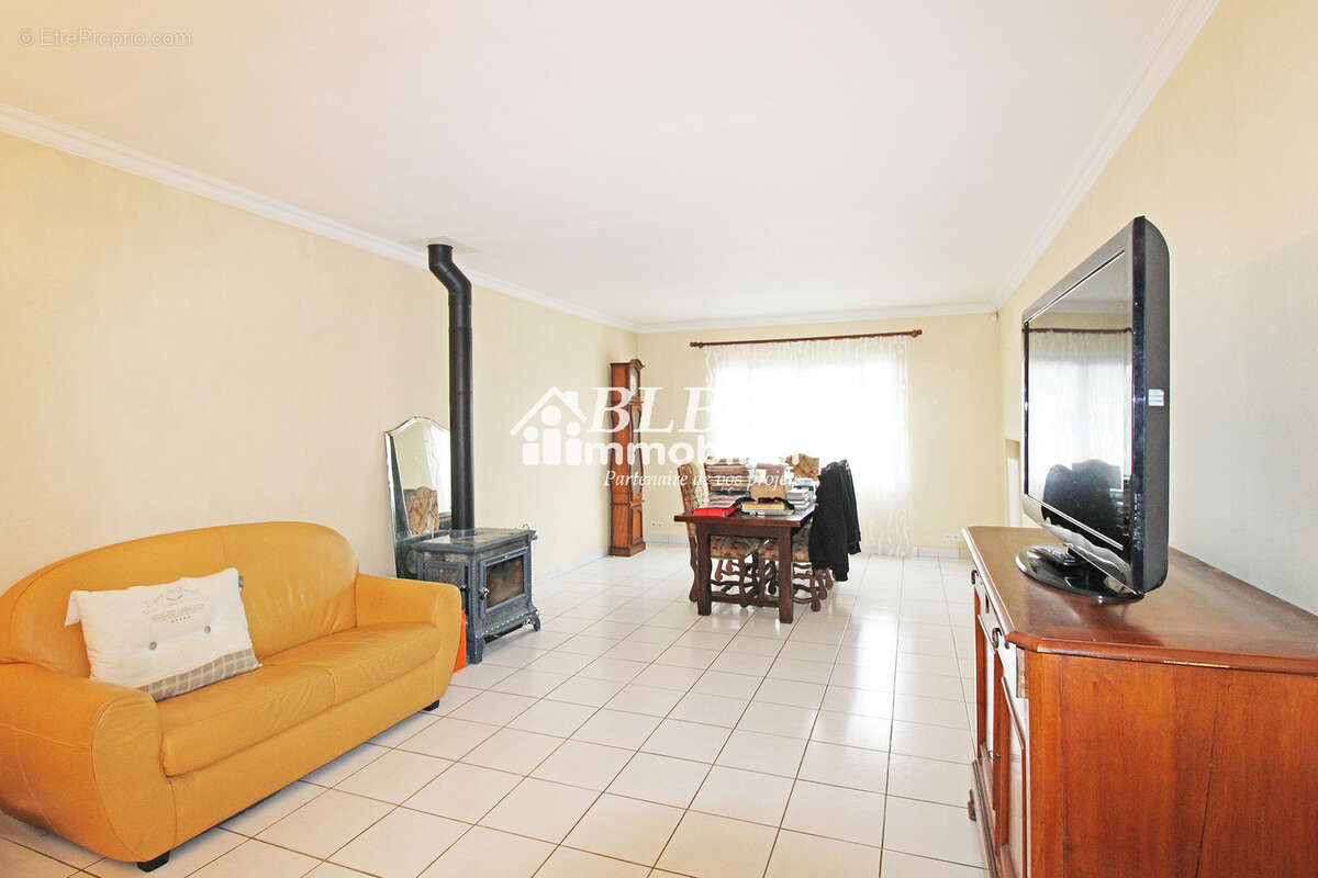 Maison à LE PERRAY-EN-YVELINES