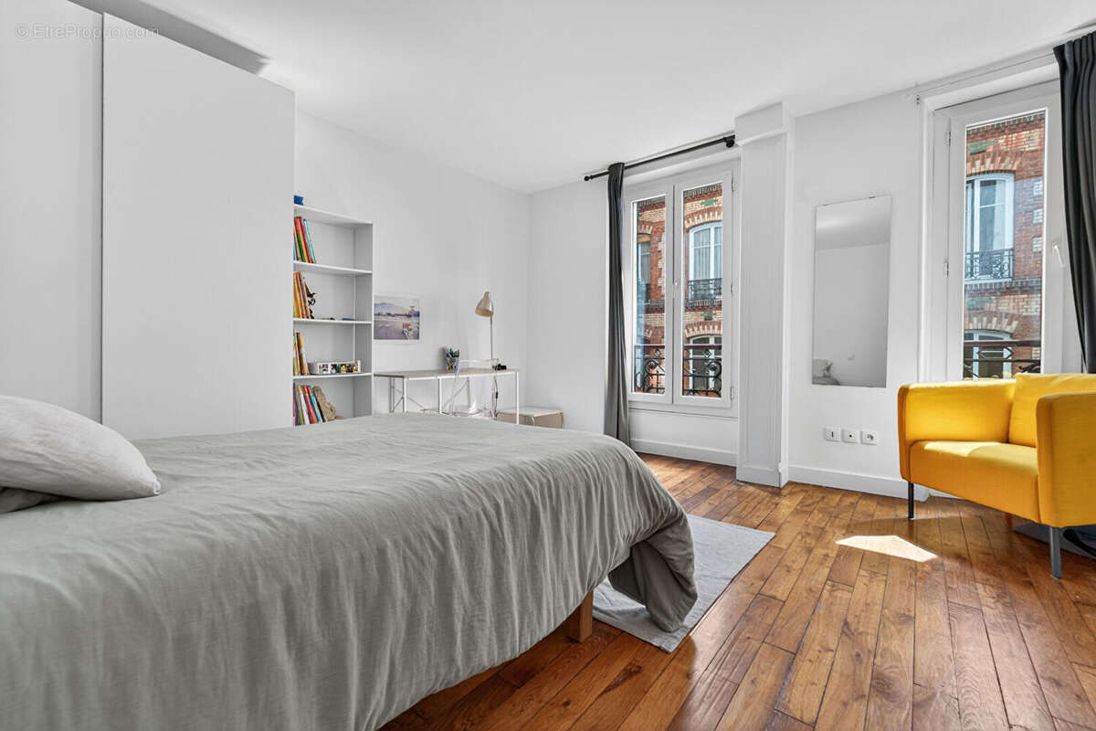 Appartement à PARIS-10E