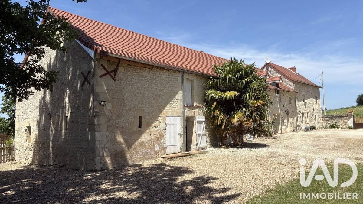 Photo 1 - Maison à DANGE-SAINT-ROMAIN
