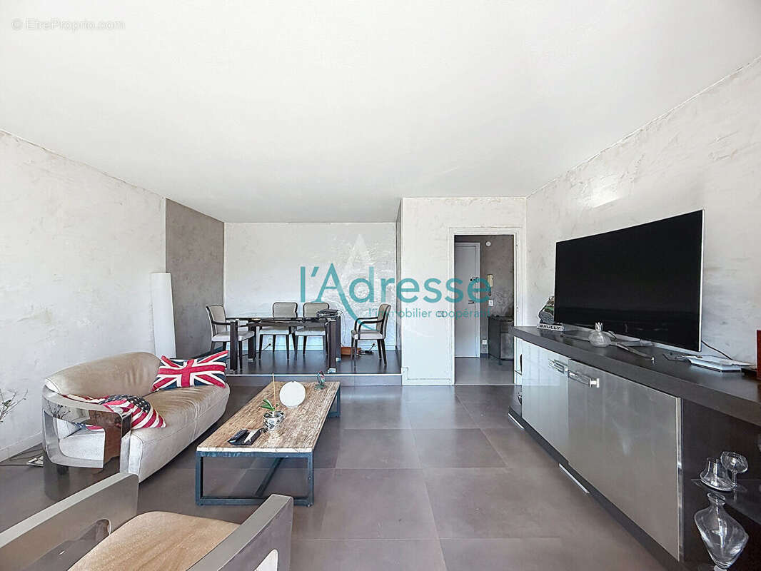 COUP DE COEUR!!! beau 2 pièces de 51 m² en dernier étage avec cave et parking sous-sol ! - photo 2