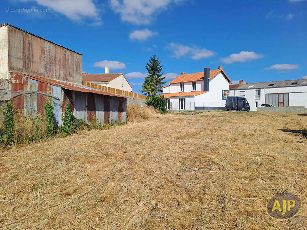 FROIDFOND - Terrain 655 m² - photo 3