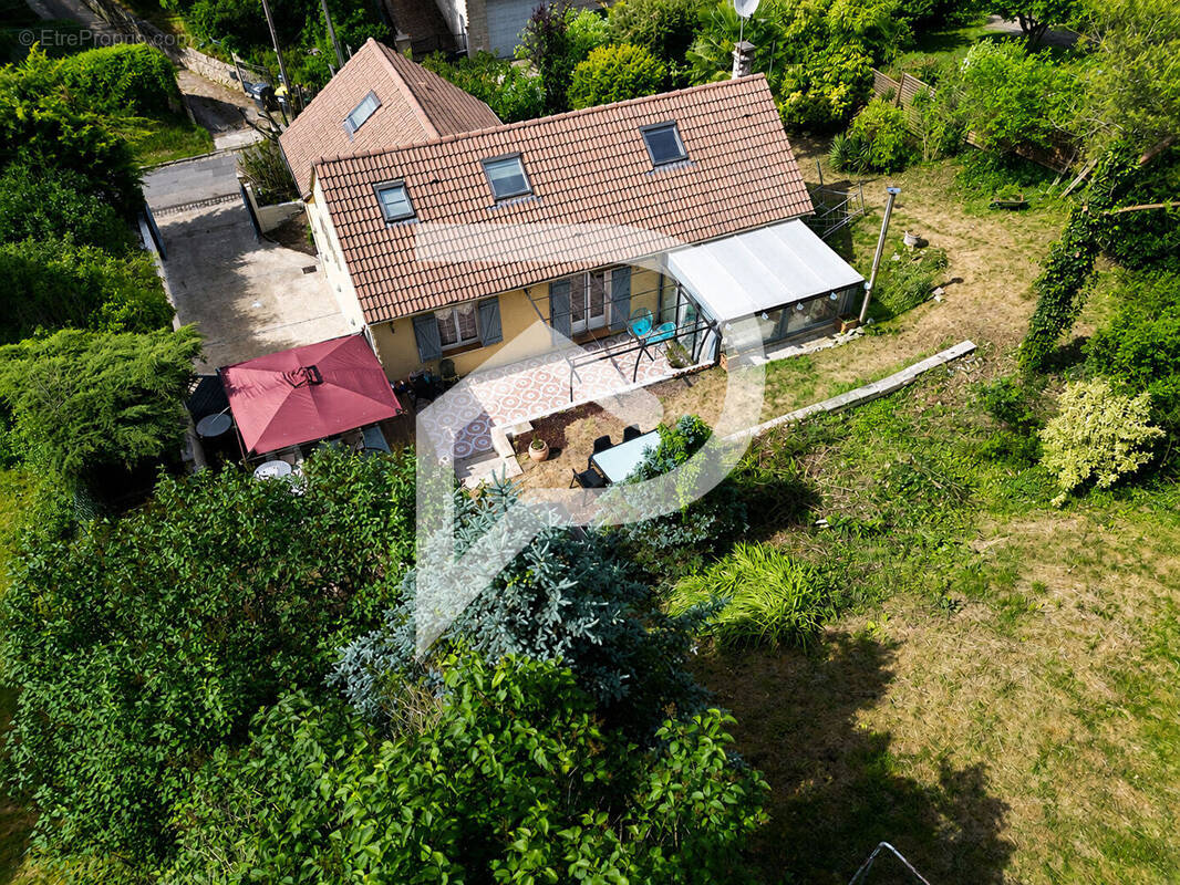 Maison à VAUX-SUR-SEINE