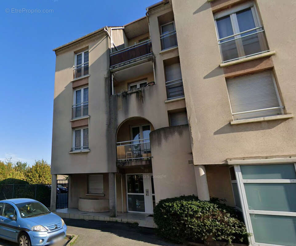 Appartement à VAUJOURS