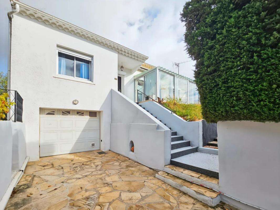 Maison à NISSAN-LEZ-ENSERUNE