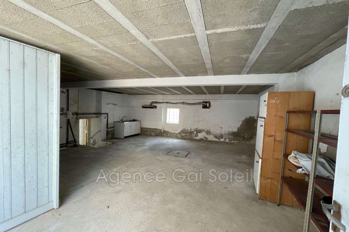 Maison à NISSAN-LEZ-ENSERUNE