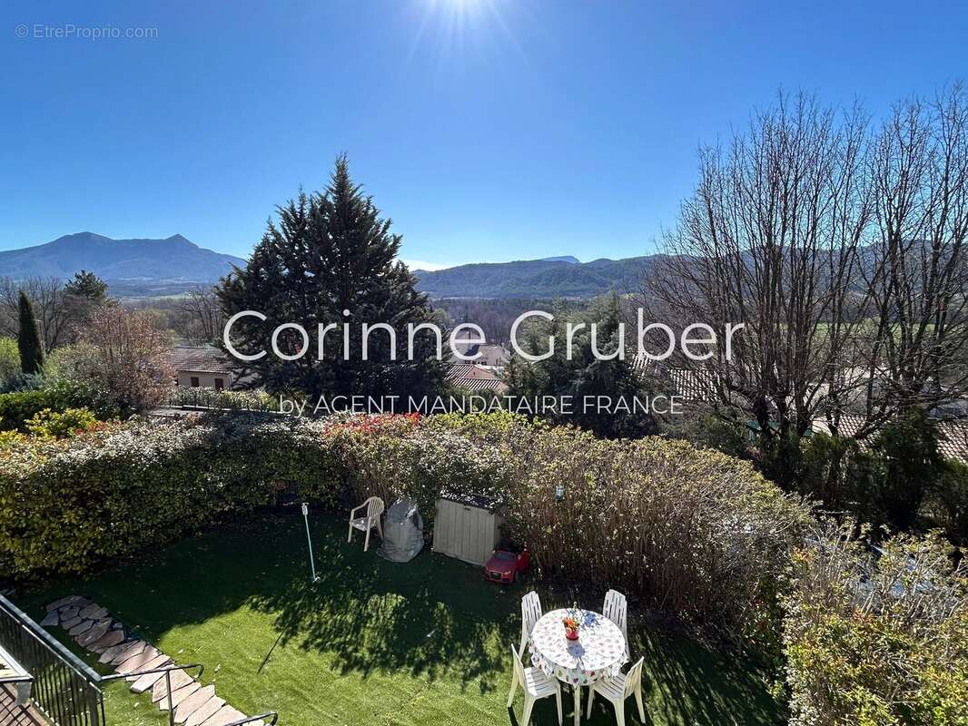 Appartement à MALLEMOISSON