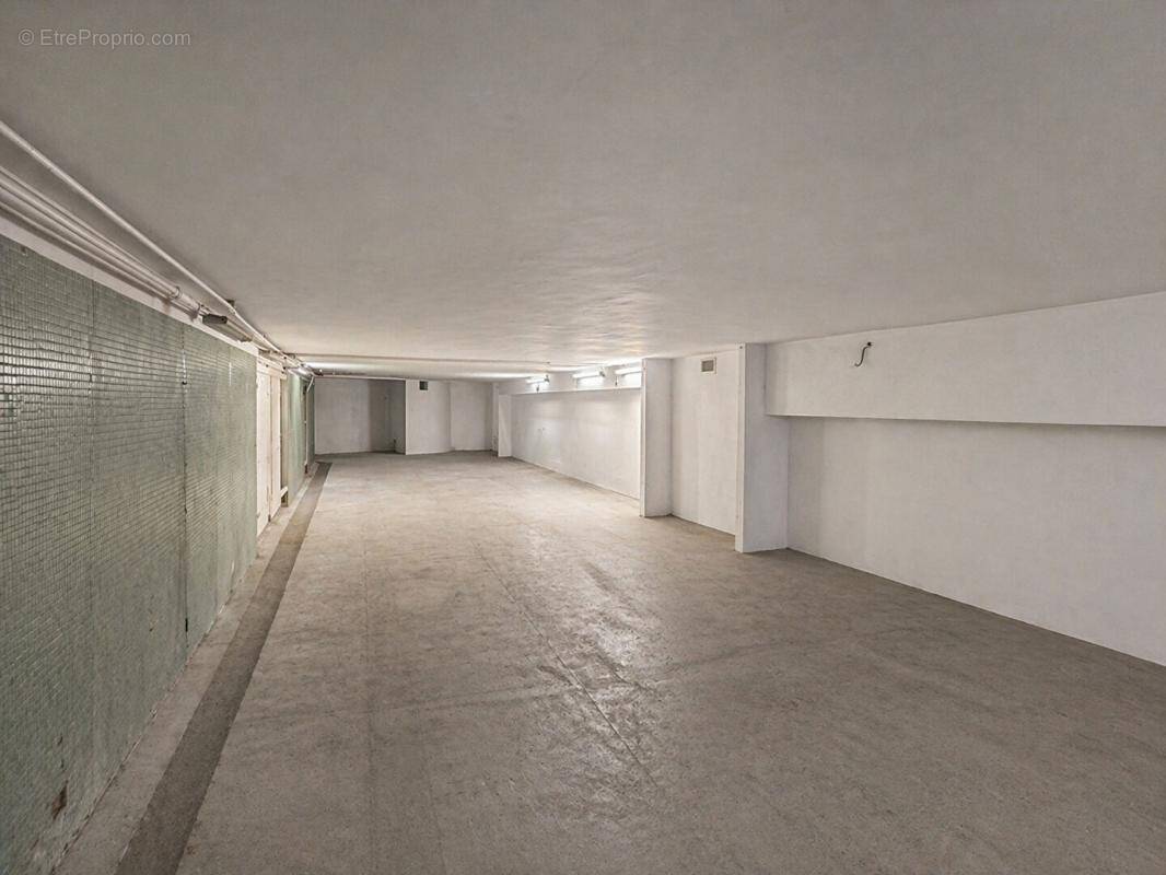 Parking à SAINT-RAPHAEL