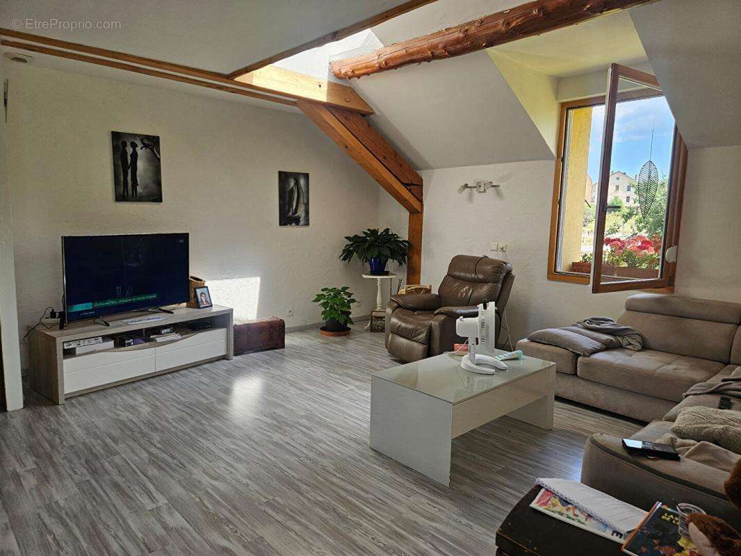 Ensemble Immobilier - Maison + Appartement rénové - Type F7 - POSSIBILITE COMMERCE - Girmont Val-d'Ajol (88) - photo 7