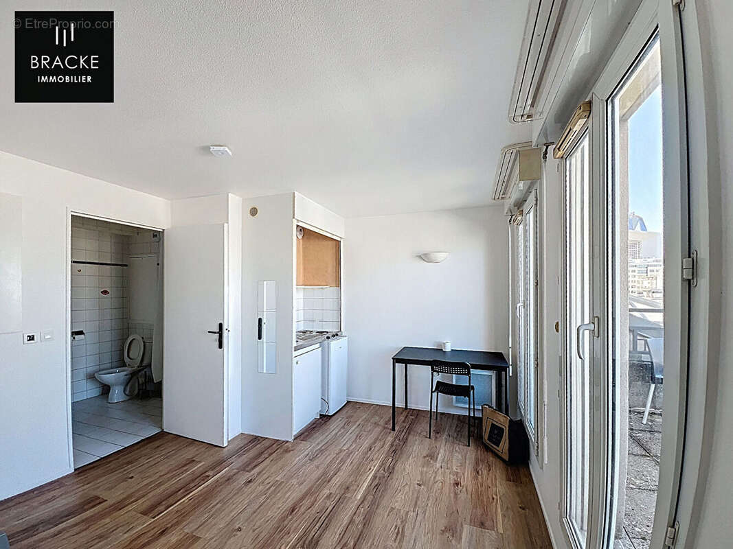 Appartement à COURBEVOIE