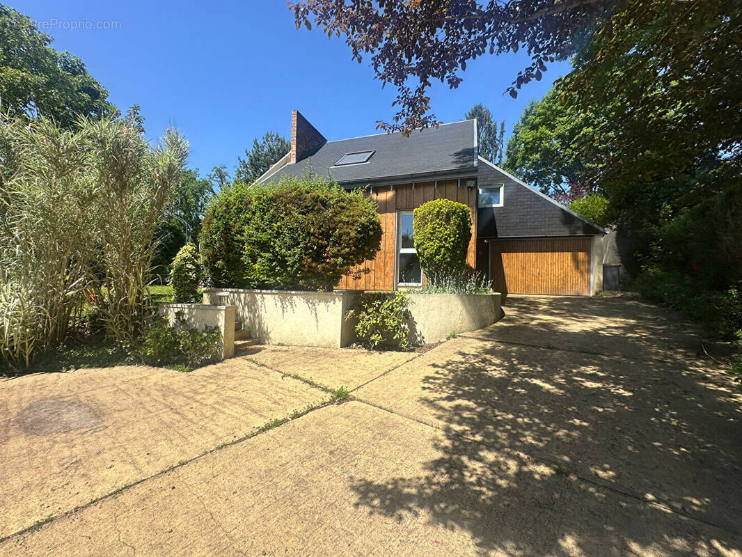 Maison à VERRIERES-LE-BUISSON