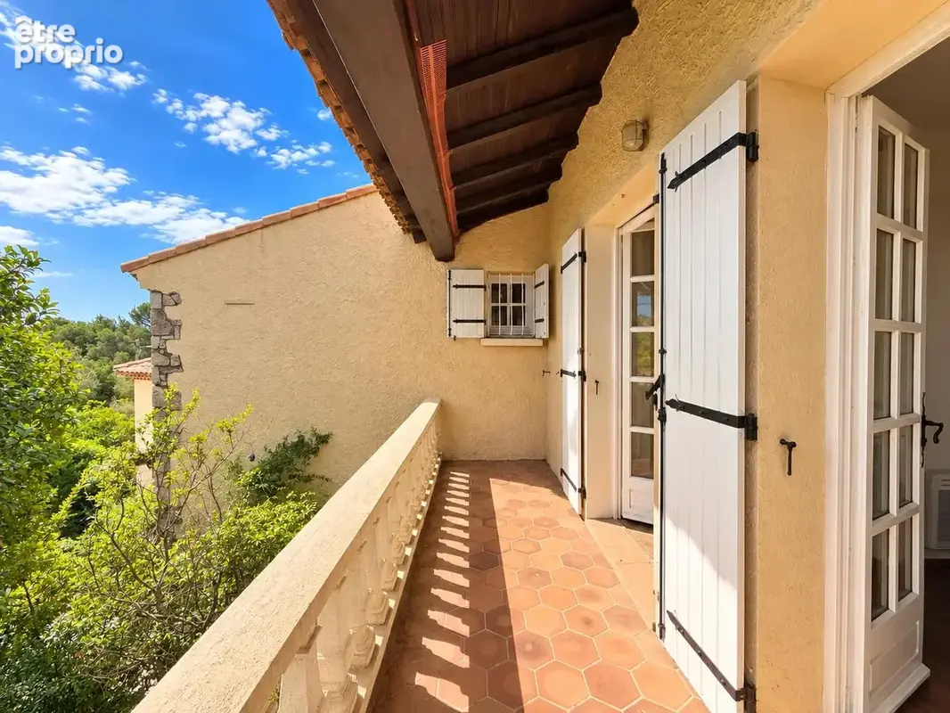 NIMES LA CIGALE Magnifique bastide 6 pièces de 210 m2 avec jardin et piscine - photo 10