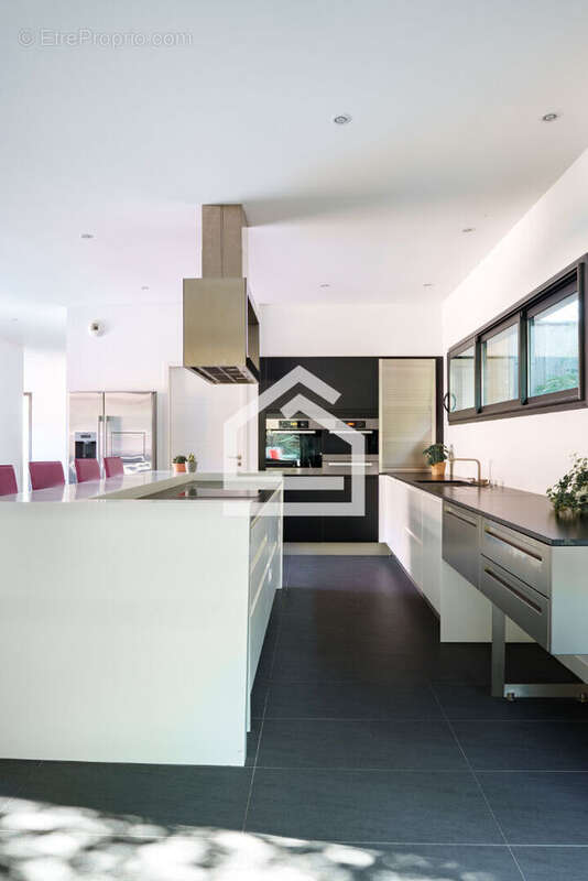 Maison à BLANQUEFORT