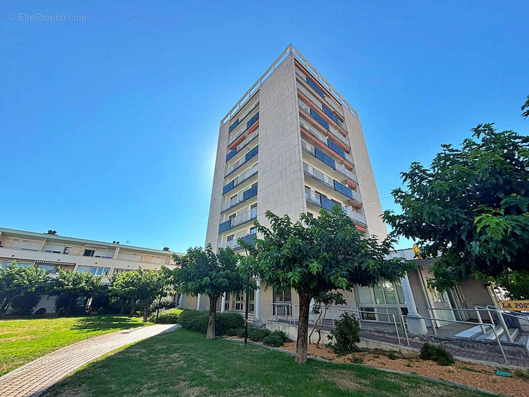 Appartement t4 91 m² le coteau - photo 3