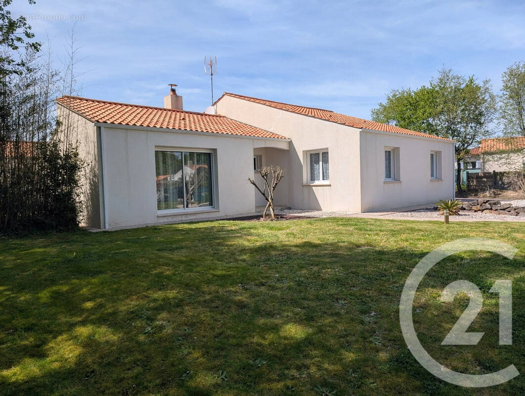 Maison à TALMONT-SAINT-HILAIRE